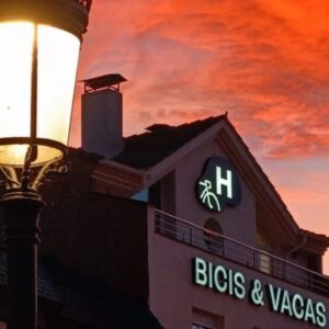 ALOJAMIENTO hotel bicis y vacas pola de gordon