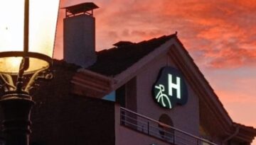ALOJAMIENTO hotel bicis y vacas pola de gordon