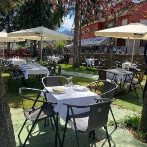 RESTAURANTE entrepeñas pola de gordon terraza