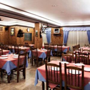 ALOJAMIENTO tarabico pola de gordon comedor