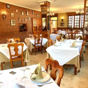 RESTAURANTE entrepeñas pola de gordon COMEDOR