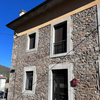 ALOJAMIENTO apartamento turistico la antigua pola de gordon