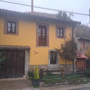 ALOJAMIENTO casa rural las chopas pola de gordon